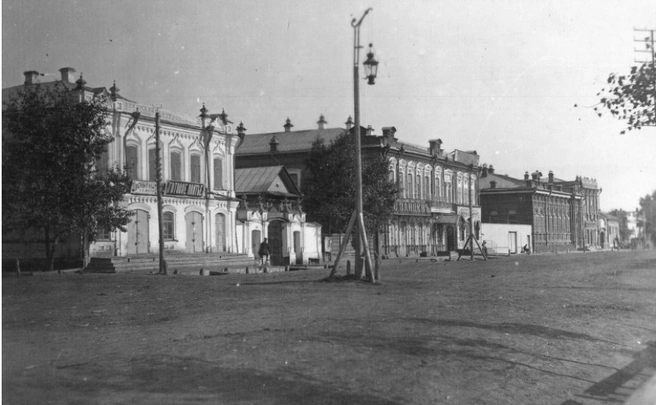 Раньше ворота были соединены с домом  | Источник: kurgan.pro