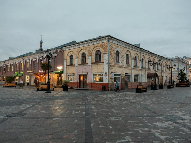 После благоустройства городское пространство в центре выглядит более целостным: улицы плавно перетекают одна в другую | Источник: Александр Куренной / 76.RU