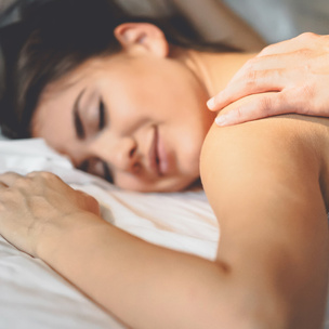 Больше удовольствия: техники эротического массажа, которые сделают секс незабываемым