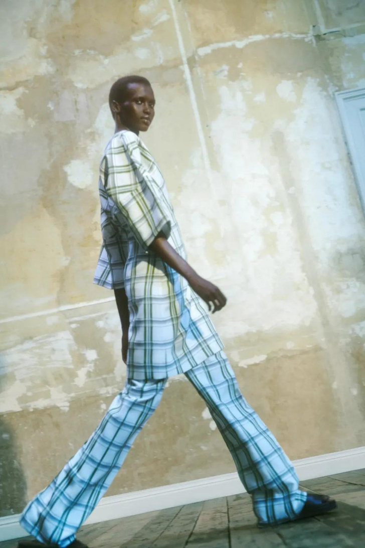 Мужской гардероб в женской коллекции Victoria Beckham SS22