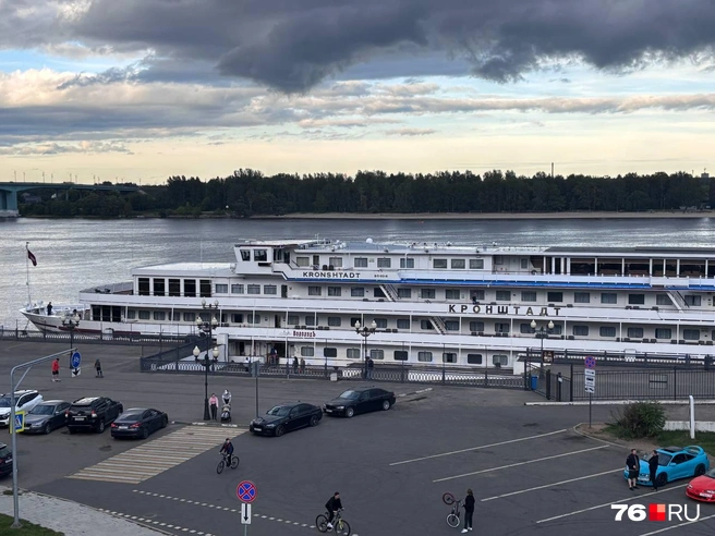 Стоимость круизов на теплоходе «Кронштадт» варьируется от 32 тысяч до 150 тысяч рублей | Источник: Анастасия Вязигина / 76.RU