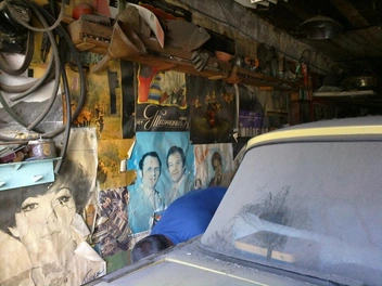 Так выглядит десятилетний слой пыли | Источник: Максим Расулов