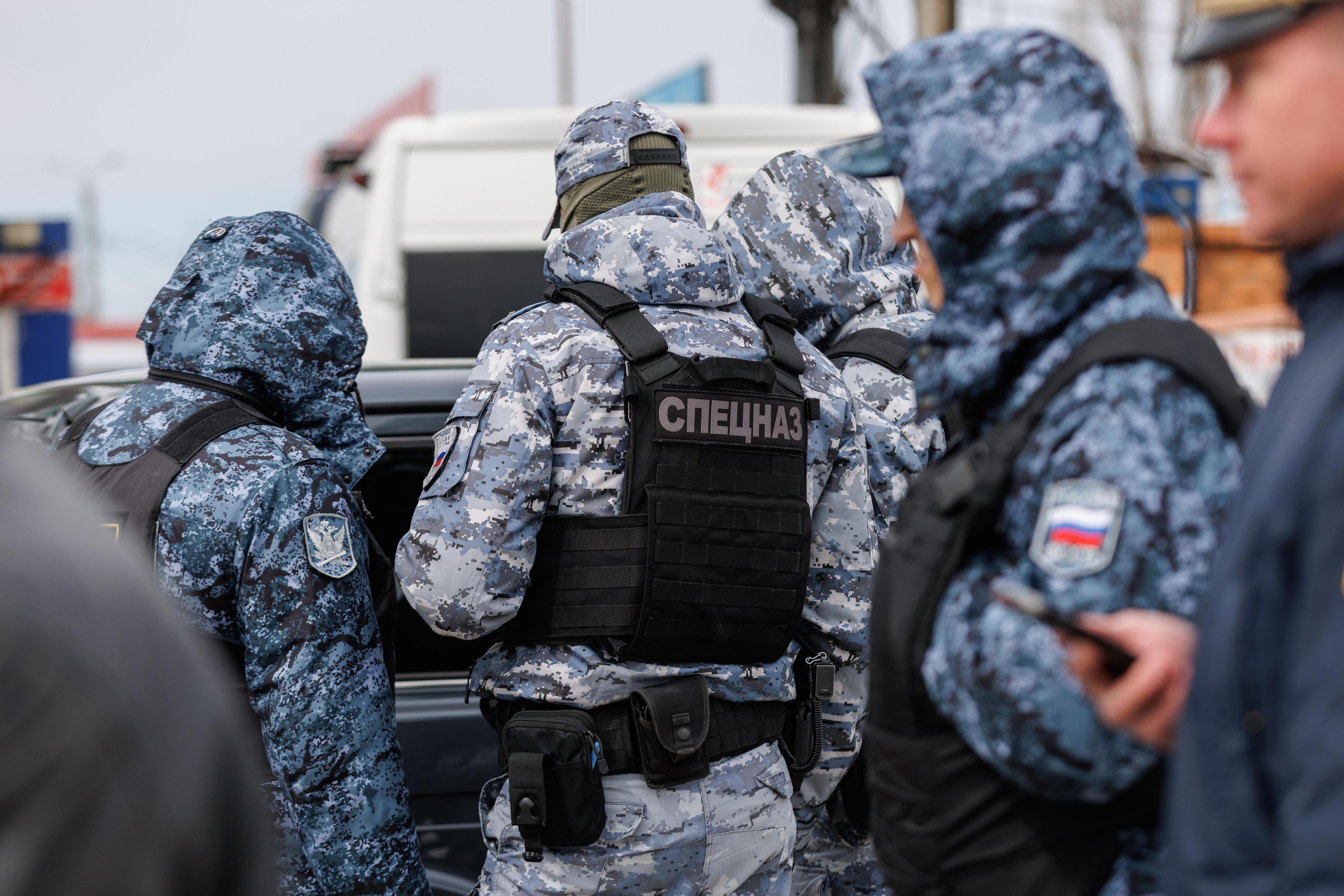 Можно ли узнать, что вас прослушивают силовики? Развенчиваем мифы с адвокатом