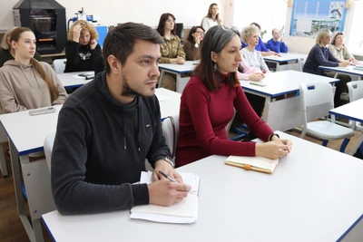 Педагоги Хабаровского края получили первую повышенную зарплату