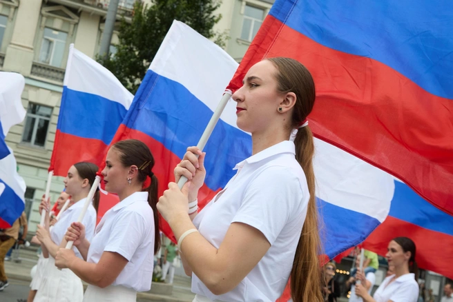 К патриотам себя относят 99% россиян от 18 до 24 лет | Источник: Дмитрий Толстошеев