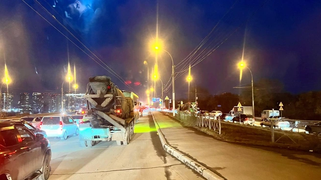 Пробка собралась ближе к вечеру | Источник: читательница НГС