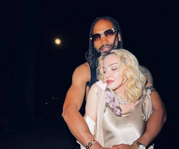 Мадонна выходит замуж за Акима Моррисома: он младше поп-королевы на 37 лет (фото) | maximonline.ru