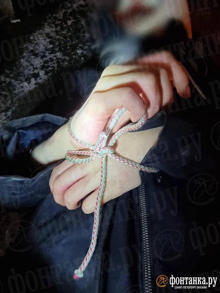 В Петербурге мужчина нёс по улице тело 18-летней девушки с перевязанными руками | Источник: «Фонтанка.ру»