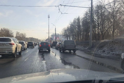 Нижегородцы столкнулись с пробками из-за шлагбаумов у ТЦ