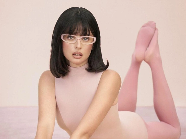 10 косметических процедур, которые точно не стоит делать к Новому году