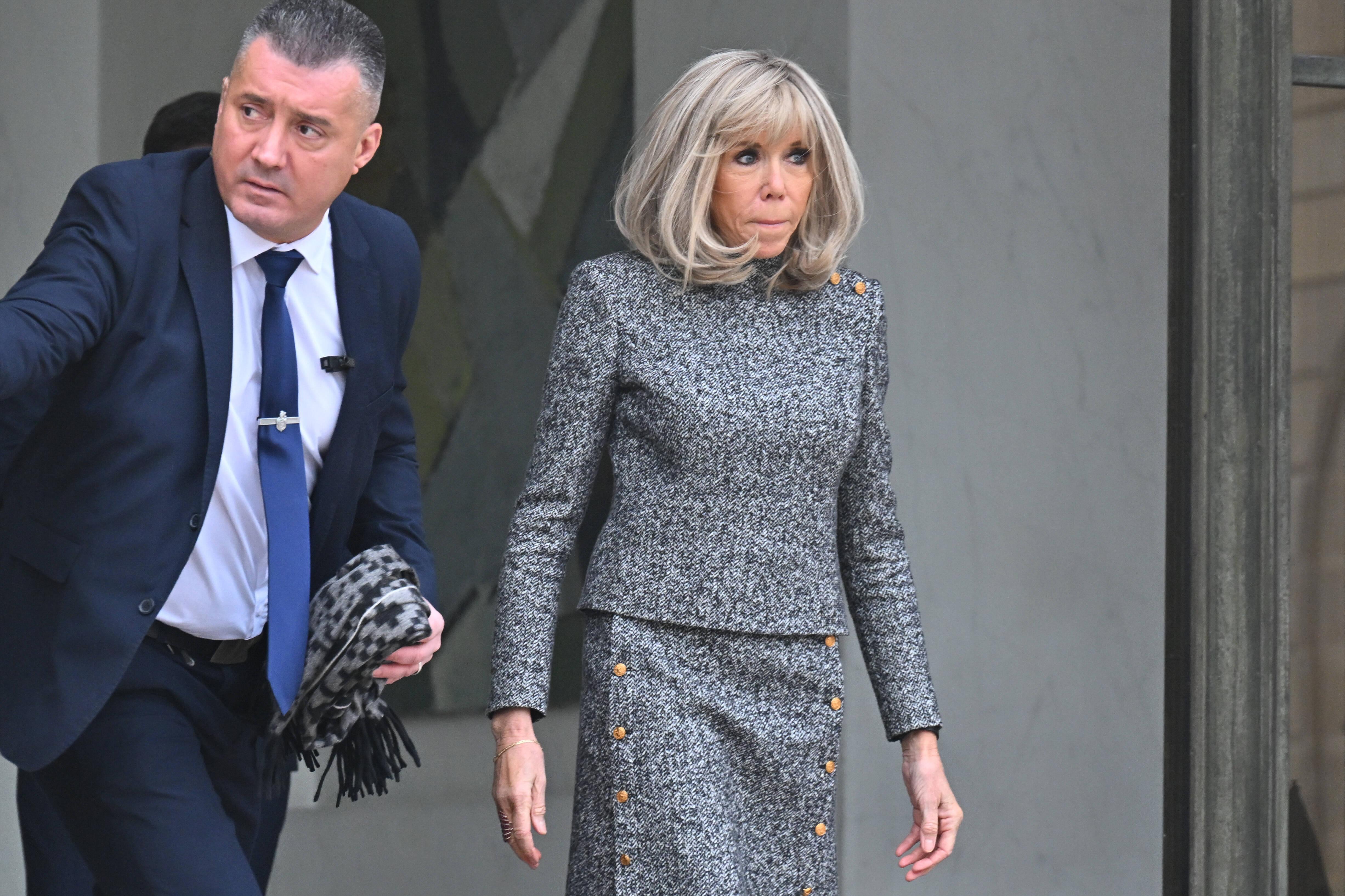 Первая леди Франции в центре громкого скандала оскорбила феминисток