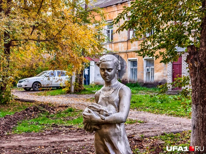 Кажется, ей не нравится, что ее фотографируют | Источник: Булат Салихов / UFA1.RU