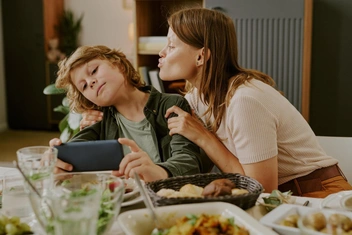 Мудрая пчела или нервная муха? Узнайте, какой у вас стиль воспитания