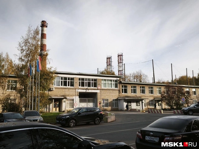 В Краснозаводске на химическом предприятии 1 октября 2026 года вспыхнул мощный пожар | Источник: Михаил Мечев / MSK1.RU