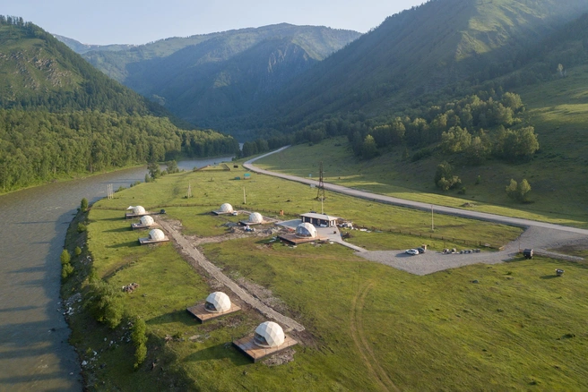 Отдохнуть на природе можно с комфортом | Источник: KOKSA CAMP