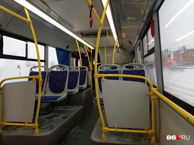 Автобусы ездят практически пустые | Источник: Мария Гришкина / 86.RU