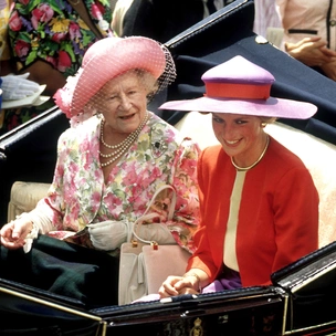 Особые причины: почему Диана никогда не доверяла королеве-матери