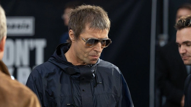 Лиам Галлахер посоветовал критикам, называвшим Oasis «жадными», «закрыть рты». | Источник: MEGA