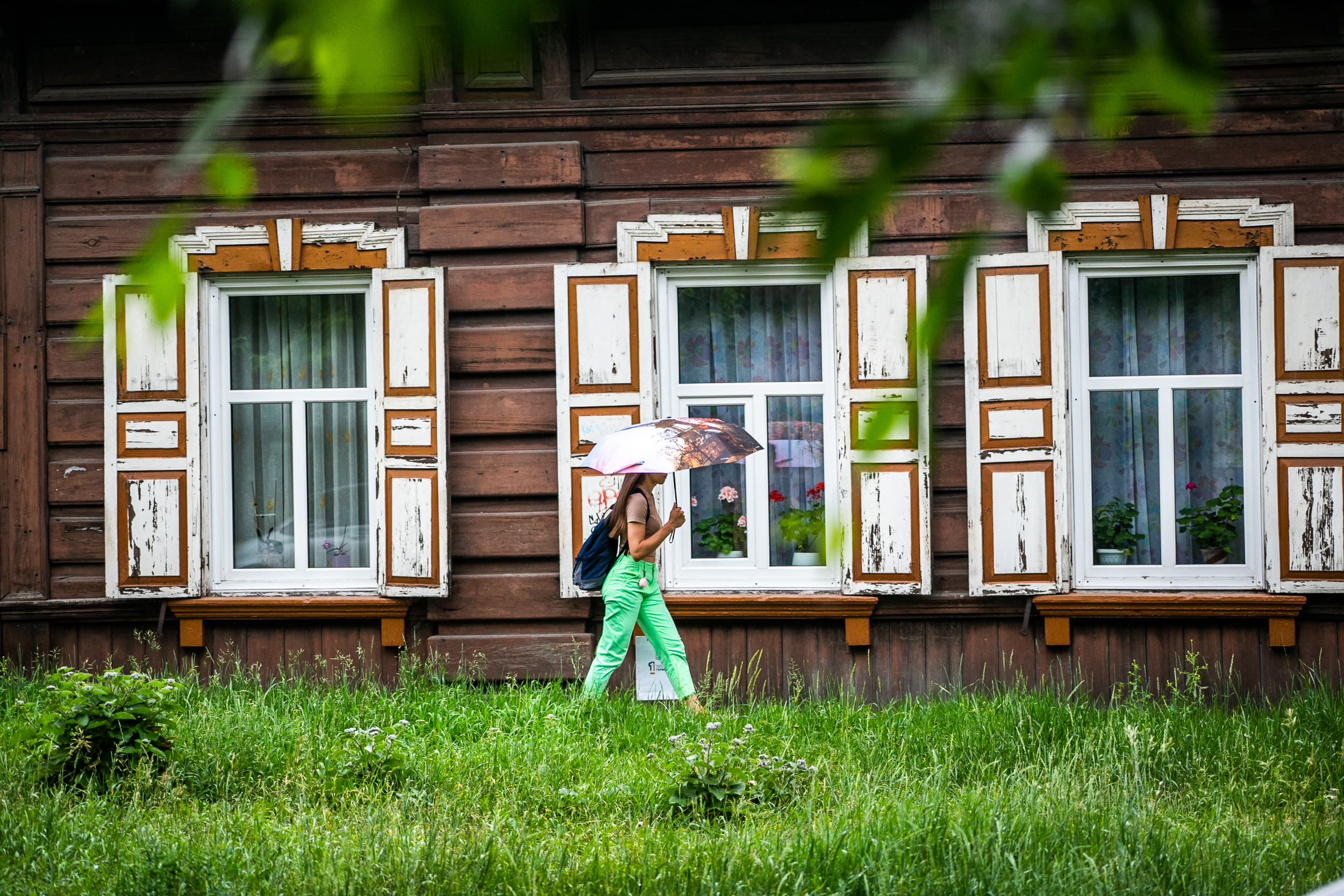 Как выглядит улица с деревянными домами в центре Иркутска: «Непарадный  Иркутск» показал улицу Бабушкина - 7 июля 2024 - ИРСИТИ.ру