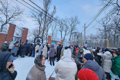 Hundreds queue for summer camp passes on Samara's 9th Просека