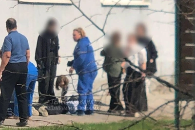 В Казани школьник выпал из окна третьего этажа