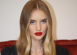 «Красный вельвет»: макияж для женщин, которые считают, что им не идет красная помада