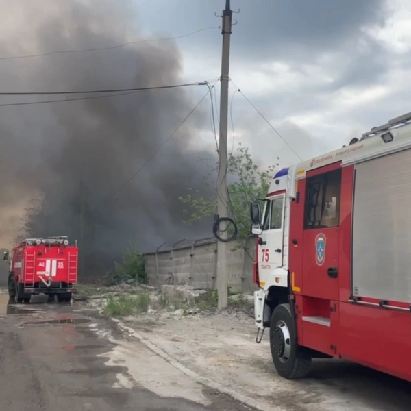 Столб черного дыма видно издалека | Источник: ГУ МЧС России по Самарской области
