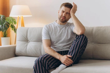 Что пить, когда бросаешь пить или борешься с похмельем: советы наркологов и людей, победивших зависимость