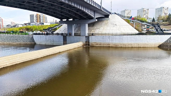 Здесь река выглядит приемлемо | Источник: Елена Денисова / NGS42.RU