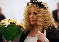 Алла Пугачева подает в суд на правительство Петербурга