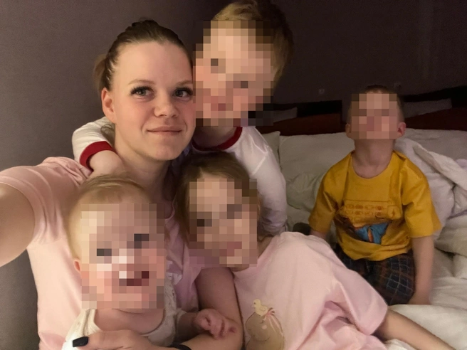 Многодетная семья сейчас живет в маневровом фонде | Источник: Екатерина Николаева / ВКонтакте