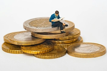 «Муж начал зарабатывать вдвое меньше меня»: 4 вопроса и ответа о финансовых ловушках