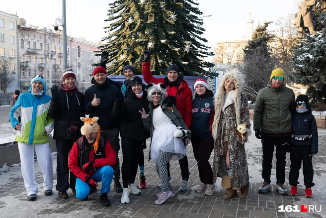 Ростовчане собираются около парка Горького | Источник: Евгений Вдовин / 161.RU