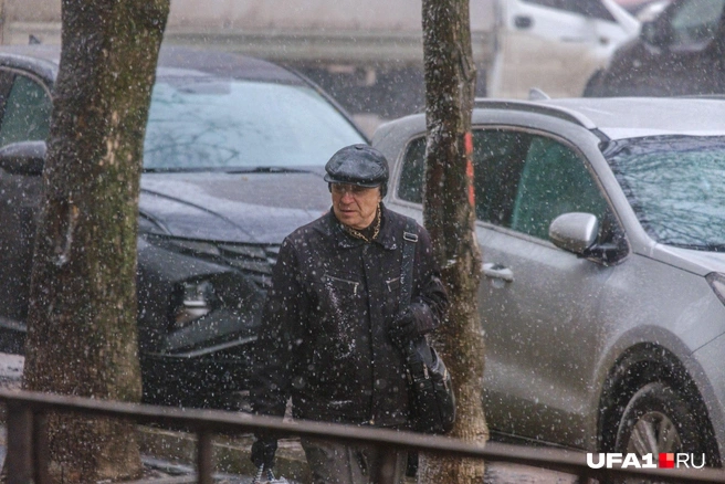 Недоумение в глазах этого мужчины видно издалека | Источник: Булат Салихов / UFA1.RU