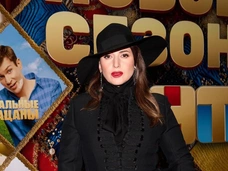 «Будет Скорпион, а я ждала Весы»: Жасмин уже готова одарить внука подарками и хочет, чтобы он звал ее по имени