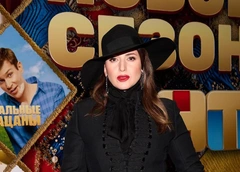 «Будет Скорпион, а я ждала Весы»: Жасмин уже готова одарить внука подарками и хочет, чтобы он звал ее по имени