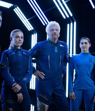 Ричард Бронсон и Virgin Galactic показали коллекцию одежды для космических туристов (фото и видео)