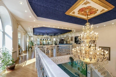 В Ярково продают роскошный коттедж за 110 миллионов рублей