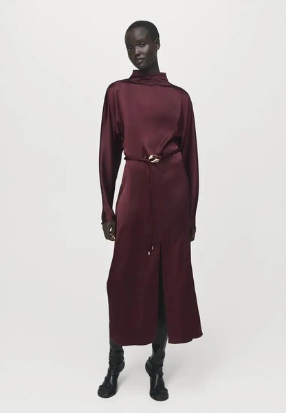 Как стилизовать Black Cherry&nbsp;&mdash; самый модный оттенок сезона