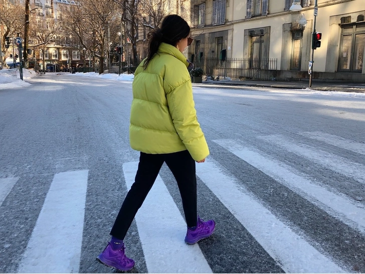 женские зимние кроссовки, модные кроссовки, модные кроссовки зима 2026, кроссовки зима 2026, модные кроссовки зима 2026, кроссовки тренд 2026 зима, трендовые кроссовки зима 2026, кроссовки зима 2025 2026 | Источник: theDay/higgsfield