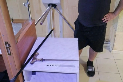 Нововоронежец пронес в суд трость с клинком