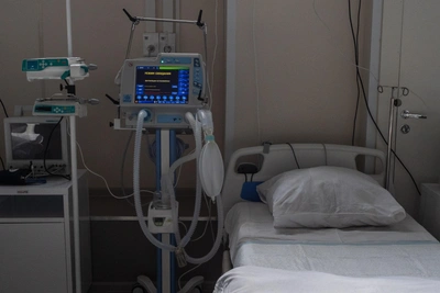 Ребенок в реанимации после аварии с лесовозом в Алтайском крае