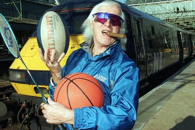 Новые связи Эпштейна и педофила Савила: подозрения о жутком подарке