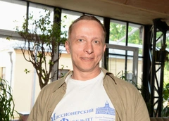 Отречение от Смольянинова*, осуждение уехавших и желание помочь бойцам. Вернется ли Иван Охлобыстин в священники