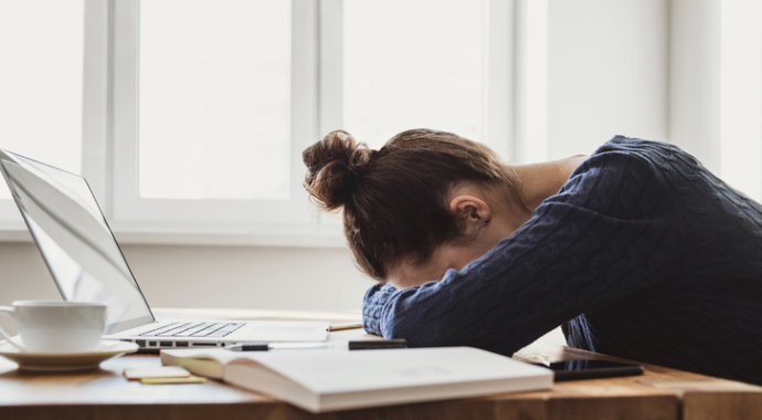 Триггеры усталости: почему мы чувствуем себя измотанными