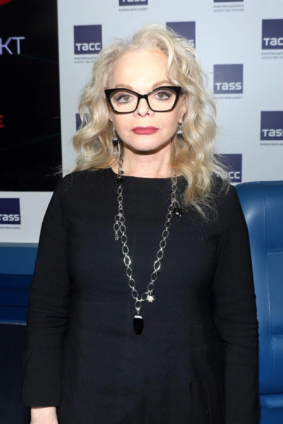 Лариса Долина