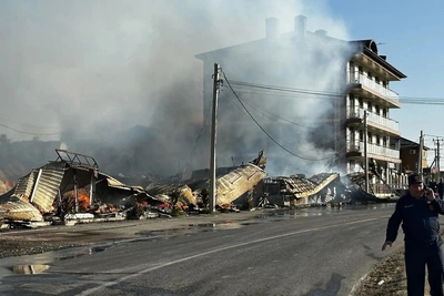 В Витязево легковушка влетела в дом и вызвала пожар