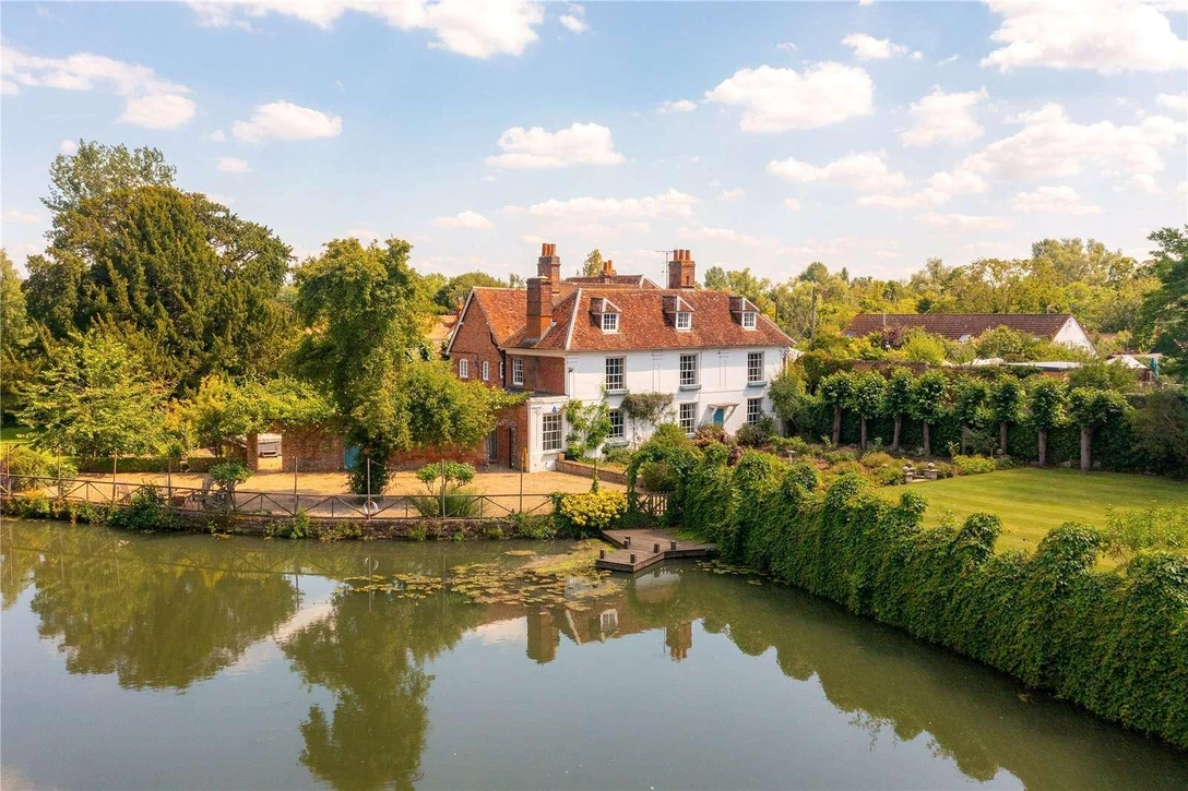 Тим Бертон продает поместье в Англии | Источник: The Aspect Creative Ltd; Savills