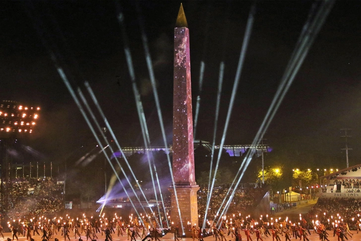 Церемония открытия Паралимпийских игр 2024 года 28 августа 2024 года на площади Согласия в Париже, Франция. В центре снимка Луксорский обелиск | Источник: Mark Davidson via Legion Media