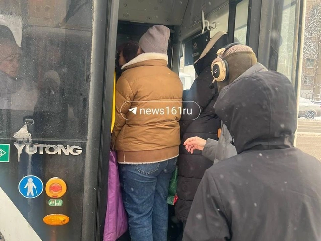 Вместимость автобусов в Ростове недостаточна для всех желающих | Источник: 161.RU